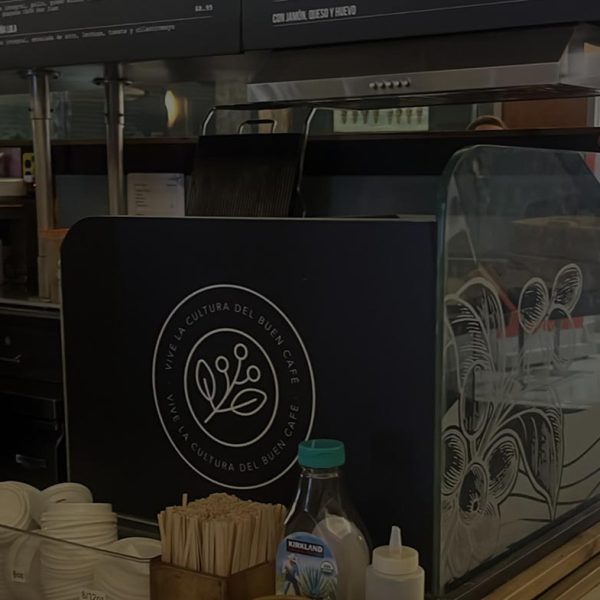 Tienda de Café Don Juan dentro del centro comercial Plaza del Sol.